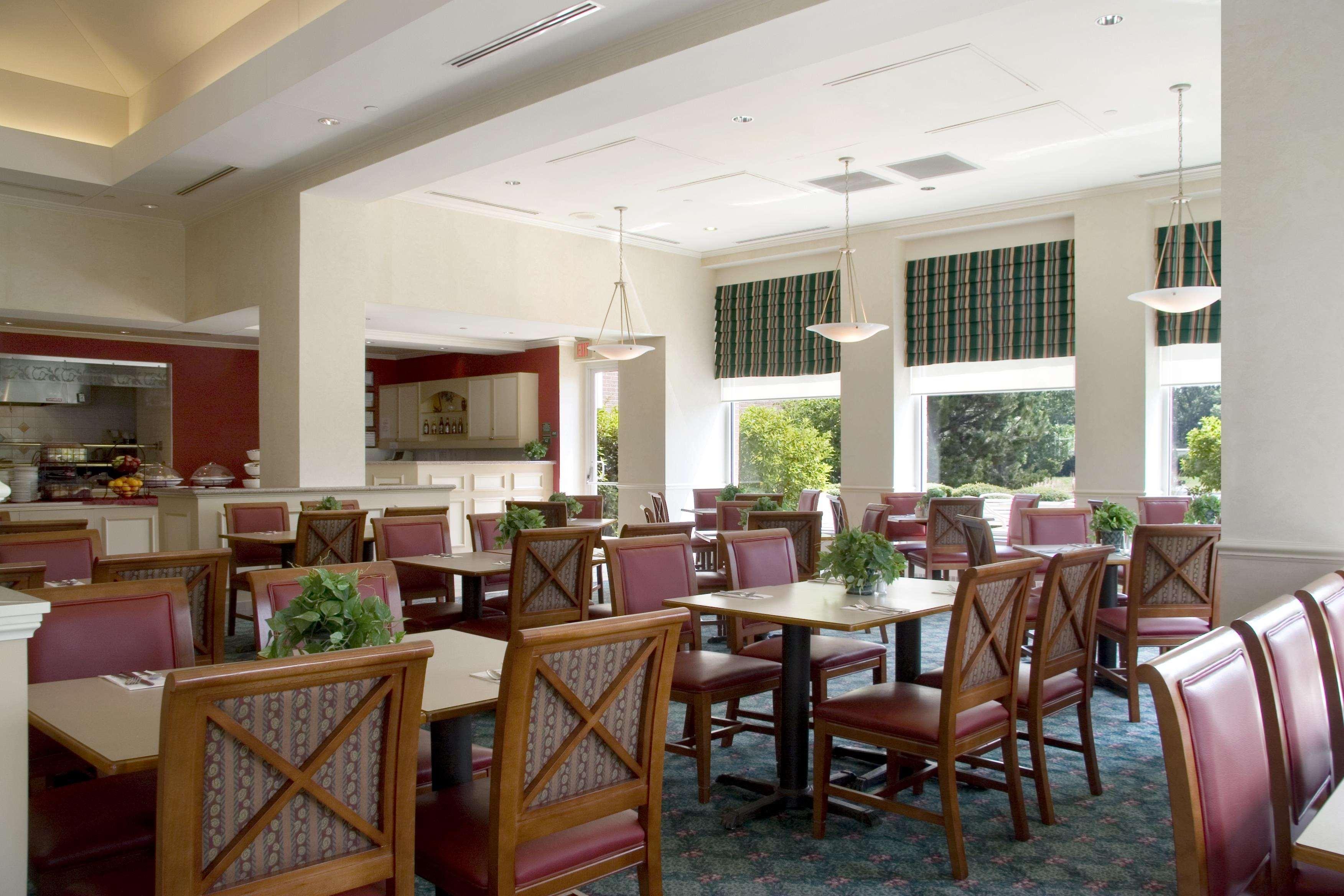 Hilton Garden Inn Saint Charles Exterior foto
