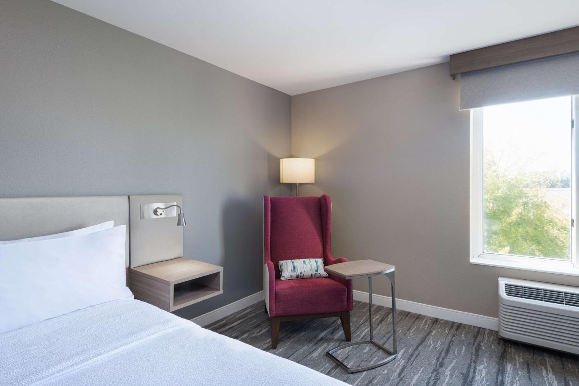 Hilton Garden Inn Saint Charles Exterior foto